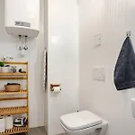 Boho Living With Free Parking By Hero Homes *