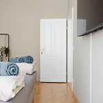 Apartment Boho Living - Historic Center With Free Parking By Hero Homes Graz