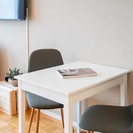 Boho Living - Historic Center With Free Parking By Hero Homes 그라츠