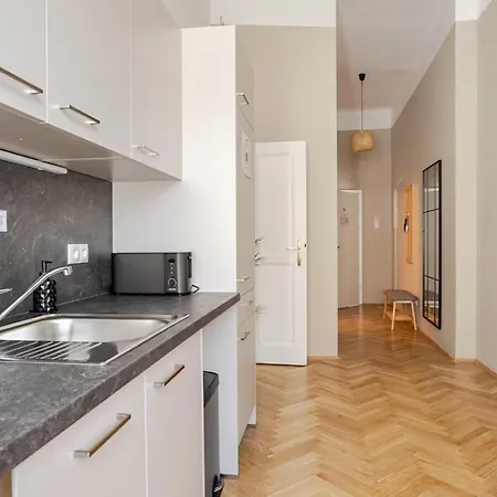 Boho Living Altstadt Suites - Free Parking By Hero Homes Graz