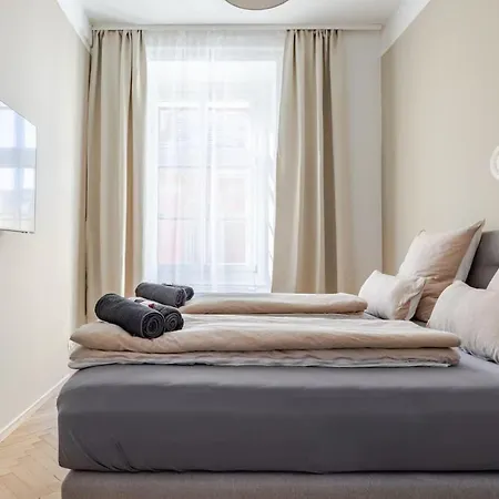Boho Living With Free Parking By Hero Homes Apartmán