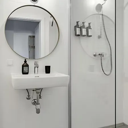 Boho Living Altstadt - Free Parking By Hero Homes