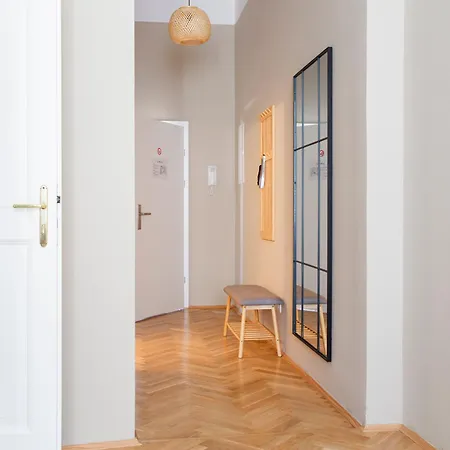 Boho Living Altstadt - Free Parking By Hero Homes