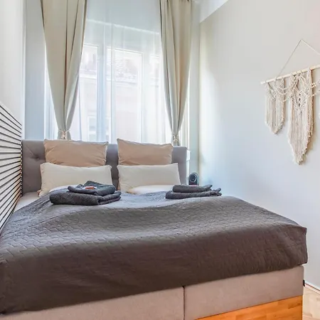 Appartement Boho Living Altstadt - Free Parking By Hero Homes Graz