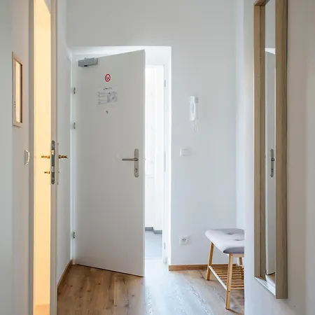 Boho Living Altstadt - Free Parking By Hero Homes