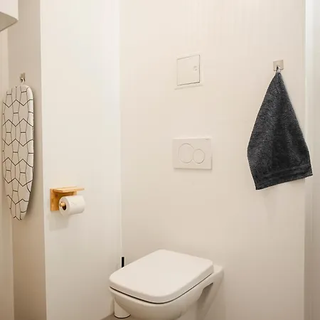 Boho Living Altstadt - Free Parking By Hero Homes Appartement