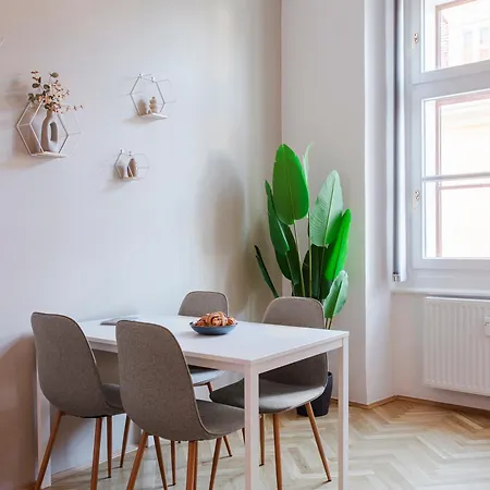 Boho Living Altstadt - Free Parking By Hero Homes *