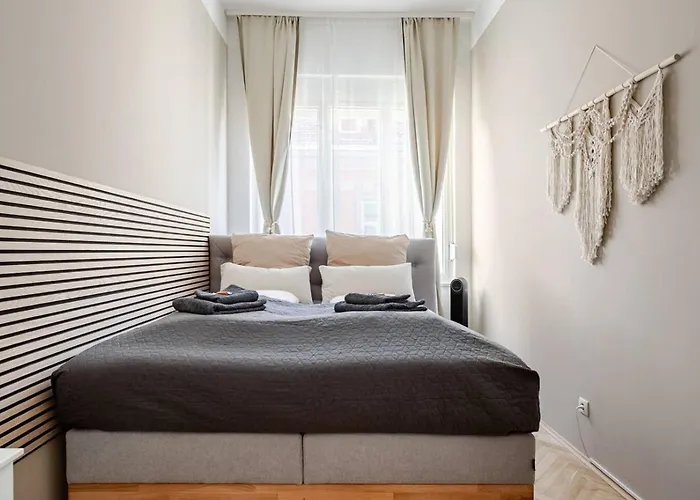 Boho Living - Historic Center With Free Parking By Hero Homes * Graz